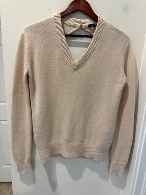 Joseph Women's V-Neck Sweater in Light Cream open back cashmere size Small